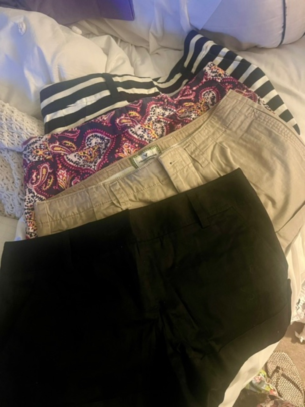 Lot of 4 women's shorts EUC, Banana Republic, Loft, Express, AE